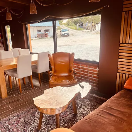 Petrovf Place * Daljan