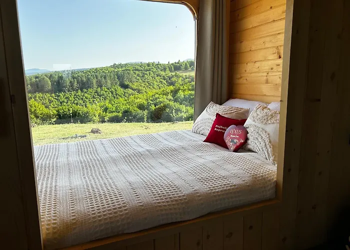 Petrovf Place Daljan