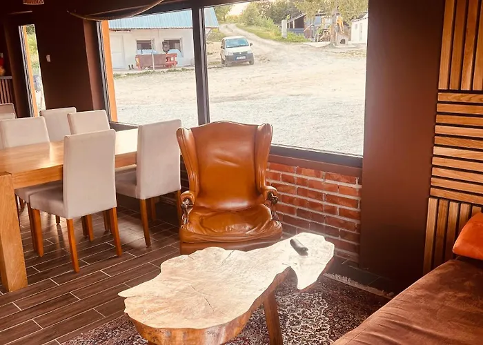 Petrovf Place * Daljan