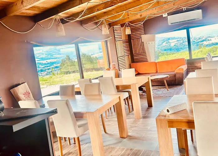 宾馆 Petrovf Place